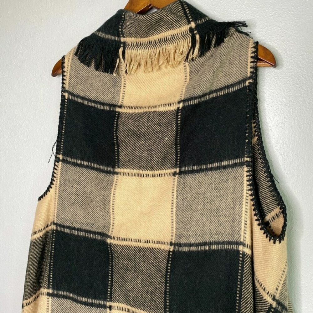One size, sleeveless, brown hem fringe, open drape front, plaid, vest, cardigan - Picture 4 of 6